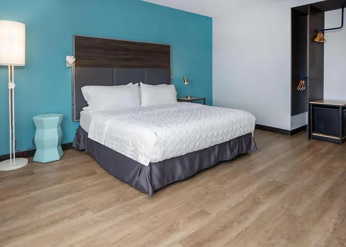 Tru By Hilton Airport Medical Center 3*
